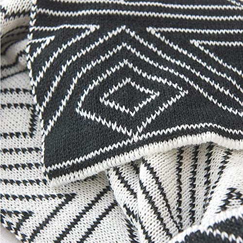 Queenshin Black and White Geometric Fluffy Knit Throw,Christmas 390 GMS Lightweight Cozy Fluffy Bed Sofa Knitted Blanket 130 * 180 CM
