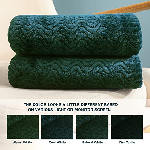 Exclusivo Mezcla Large Flannel Fleece Throw Blanket, 127x178 CM Sofa Throws, Soft Jacquard Weave Wave Pattern Throws for Sofa, Forest Green Blanket
