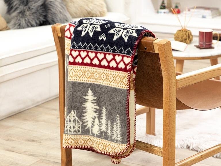 English Home Throw Blanket, Warm Cozy Decorative Thick Fleece Blanket, Reversible Navy Grey Throws for Sofas, Couch, Bed for Christmas 51" 66" inch, 130x170 cm, Argyle
