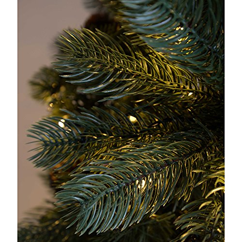 Pre-Lit Craford Christmas Tree with Pinecones & 500 Warm LED Lights