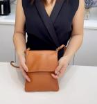 LeahWard Italian Leather Crossbody Messenger Handbag (Tan)