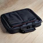 Black/Blue Targus Clamshell Handbag