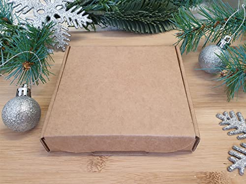 Luxury Christmas Eve 2022 Gift Set of 4 mini chocolate filled heart shaped tins in a small box for family, friends and Xmas Eve celebrations Great secret Santa gifts Xmas Decorative