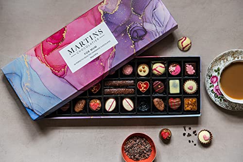 Martin’s Chocolatier Signature Collection | Luxury Handmade Chocolate Box | 30 Belgian Chocolates, 15 Assorted Flavours | Ideal Present for Special Occasions (For Mum)