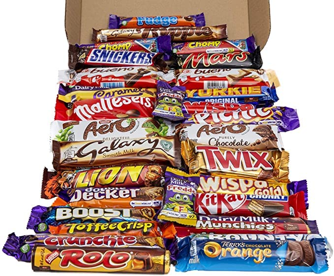 Three Strawberry Ltd. Mega Chocolate Gift Hamper, 25 Different Full Size Chocolate Bars, Massive Selection of Delicious Chocolates, Pack of 1