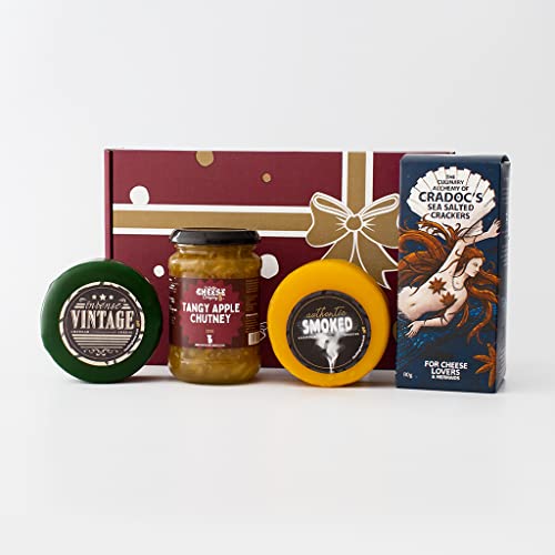 Traditional Cheese Truckle Gift Box. A Delicious Gift Hamper Packed with Classic Flavours, Cheese, Chutney and Biscuits. The Ultimate Foodie Gifts. The Chuckling Cheese Company.