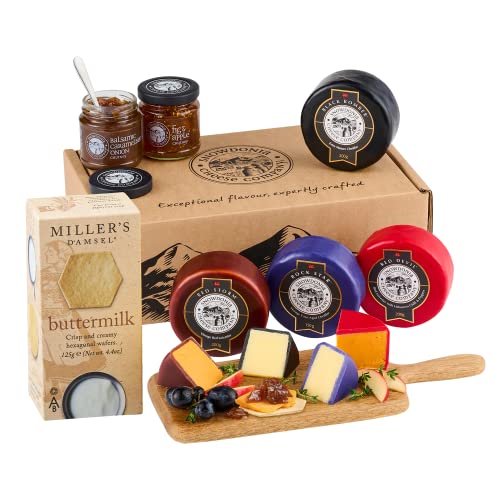 Snowdonia Cheese Company | Cheese, Chutney & Cracker Gift Box | 4 Luxury Snowdonia Cheeses, 2 Snowdonia Crafted Chutneys & Buttermilk Crackers
