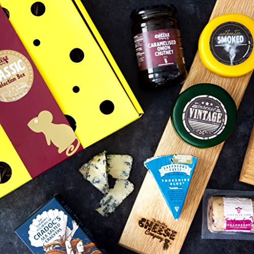 Classic Cheeseboard Cheese Selection Gift Box - Cheese Gift Box, Ultimate Cheese Gift Hampers. Cheese Hamper Gifts. Select The Perfect hampers & Gourmet Gifts. The Chuckling Cheese Company.