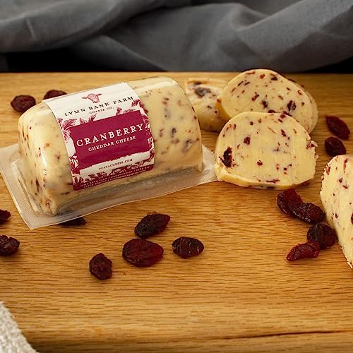 Classic Cheeseboard Cheese Selection Gift Box - Cheese Gift Box, Ultimate Cheese Gift Hampers. Cheese Hamper Gifts. Select The Perfect hampers & Gourmet Gifts. The Chuckling Cheese Company.
