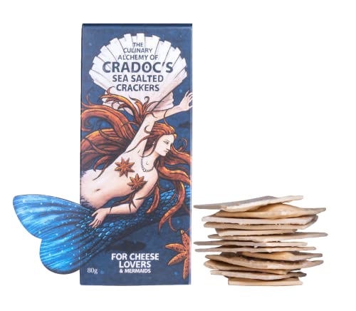 Great British Trading - Snowdonia Cheese Gift Hamper with 3x Cheese Truckles, Sea Salted Cradocs Crackers and 3x Snowdonia Chutney Jars. British Gifts Ideal for Any Occasion