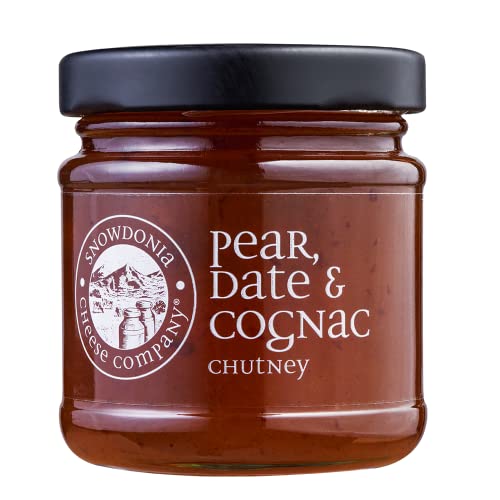 Great British Trading - Cheese, Crackers, Chutney and Wine Gift Hamper with Snowdonia Black Bomber and Green Thunder, Cradocs Sea Salted Crackers, Snowdonia Chutney and Rioja Red Wine