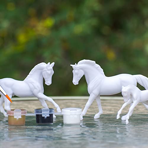 Breyer Horses Stablemates Horse Family Paint Set | 3 Horse Set | 1:32 Scale | Horse Toy | Model #4239 Various