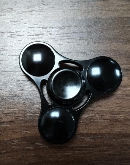 Aolcev Fidget Spinner Fidget Toy Hand Spinner Stainless Steel Metal 3-5 Minutes Fast Bearing Spins Hand Spinner Tri Finger Gyro Toy ADHD EDC Focus Anxiety Stress Relief Toys for Kids Women Men-Black