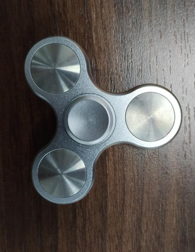 Aolcev Fidget Spinner Fidget Toy Hand Spinner for Kids Adults Stainless Steel Metal 4-10 Minutes Fast Bearing Spins Hand Spinner Tri Finger Gyro Toy ADHD EDC Anxiety Stress Relief Fidget Toy-Silver