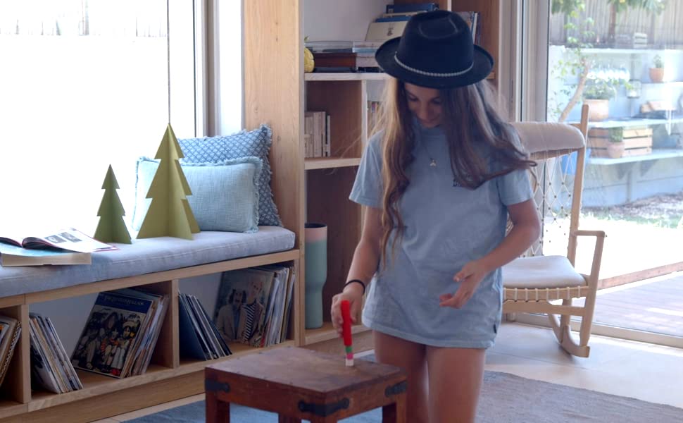 NEW 2023 Advent/Countdown Calendar Amazing Magic. 24 COOL & EASY to learn Magic tricks. Comes with a step-by-step picture + video guide. For kids aged 8+. The perfect magician starter kit.