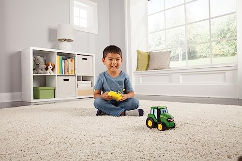 John Deere Remote Controlled Johnny Tractor | Remote Control Car Farm Toy | RC Car Kids Toy Suitable For 18 Months and 2, 3, 4+ Years Old Boys and Girls, Green
