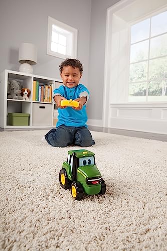 John Deere Remote Controlled Johnny Tractor | Remote Control Car Farm Toy | RC Car Kids Toy Suitable For 18 Months and 2, 3, 4+ Years Old Boys and Girls, Green