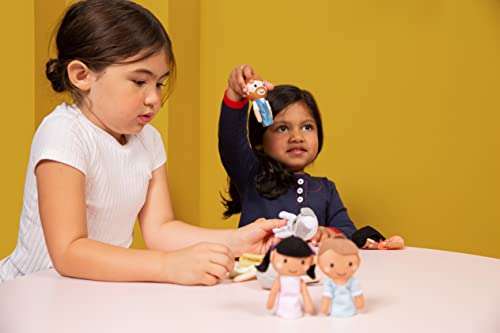 The Finger Family by Fabula Toys – Set of 10 Tricot Puppets to Educate Little Ones on Different Family Members | Ages 0-5 Years | Teach Love and Compassion Through Play | Designed in the UK