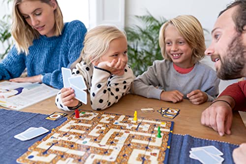 Ravensburger Labyrinth - Moving Maze Family Board Game for Kids and Adults Age 7 and Up - Christmas Gifts, 2 to 4 Players
