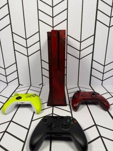 Limited Edition Xbox 360 Red Console Bundle