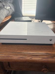Xbox One S 500GB Console - White