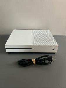 Xbox One S 500GB White with 1 Game