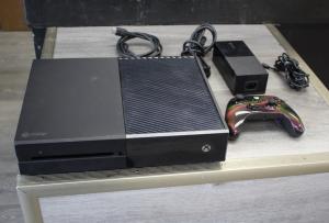 Xbox One 500GB Console with Wired Controller - Black