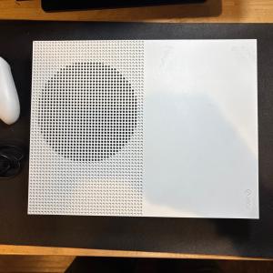 Xbox One S Gaming Console 500GB White with Controller