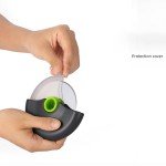 Stainless Steel Round Pizza Cutter with Lid Roller