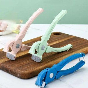 Pizza Pan Gripper and Hot Plate Tongs
