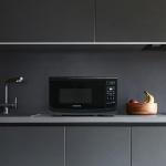 Farberware 0.7 Cu Ft 700W Black Microwave Oven