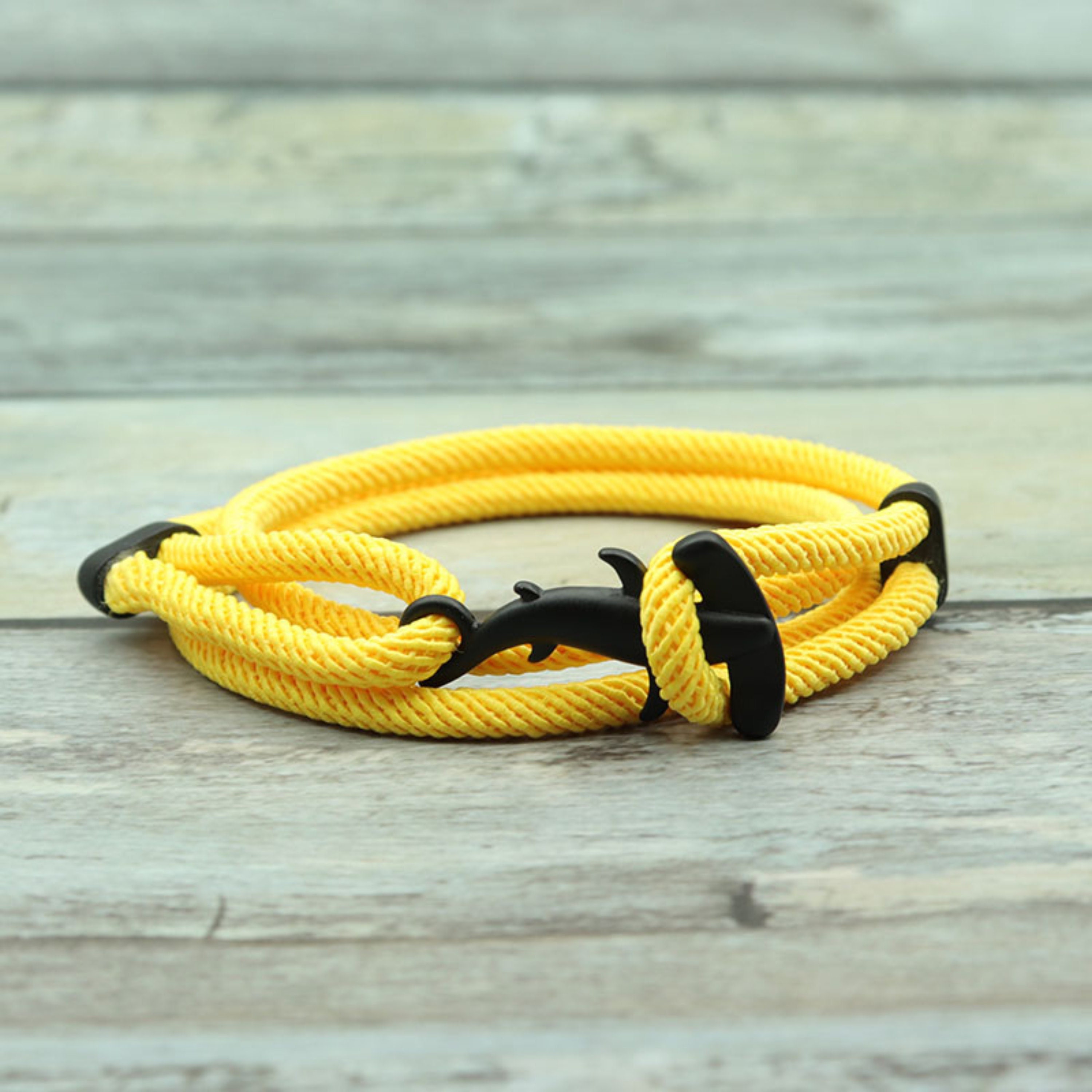 Shark-inspired adjustable double string bracelet