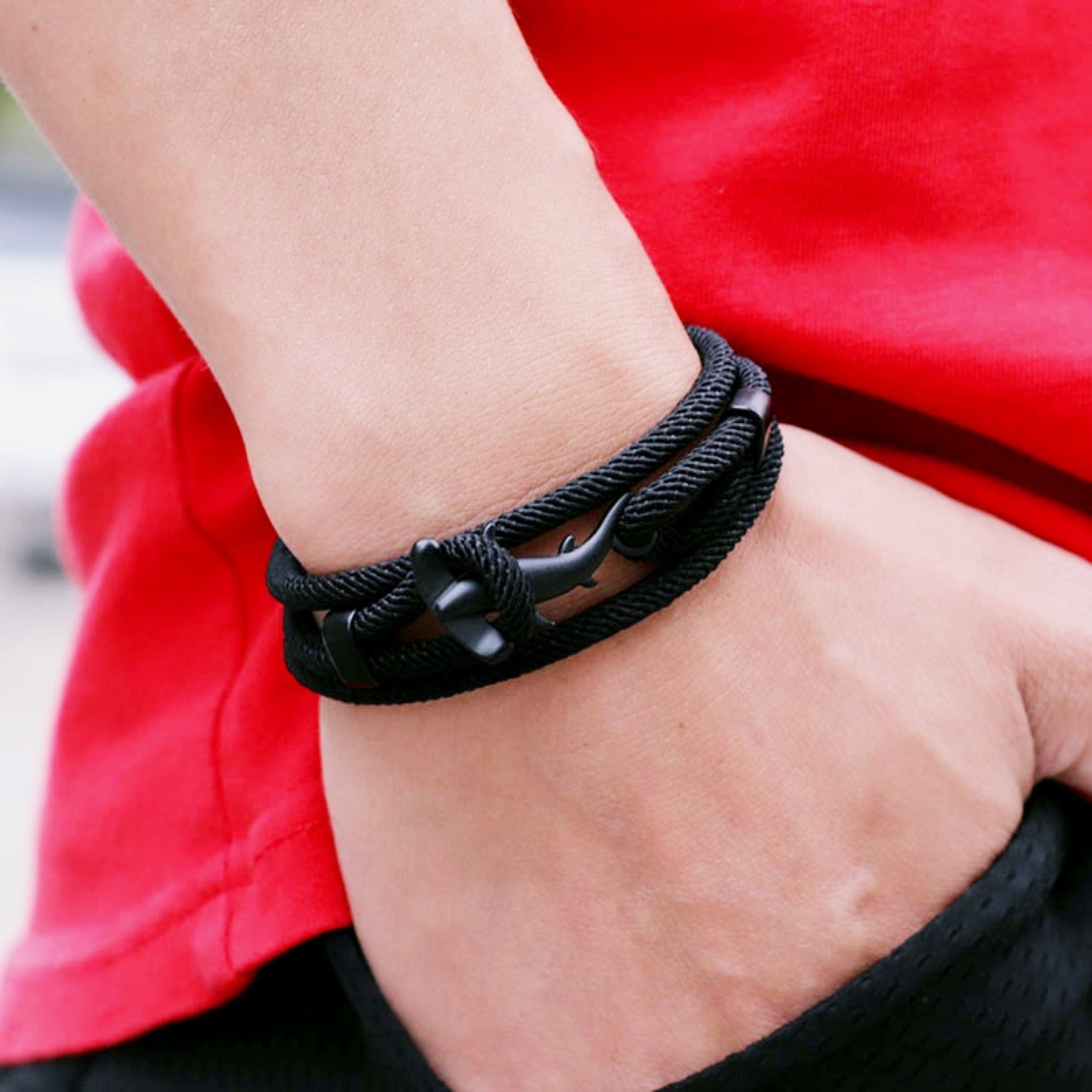 Shark-inspired adjustable double string bracelet