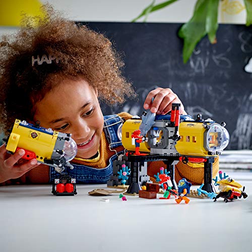 Shark Expedition LEGO Playset (497 Pieces)