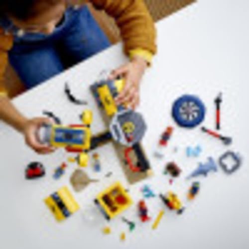 Shark Expedition LEGO Playset (497 Pieces)