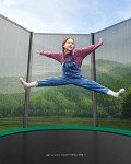 Kids 6 ft Trampoline with Safety Enclosure and Ladder