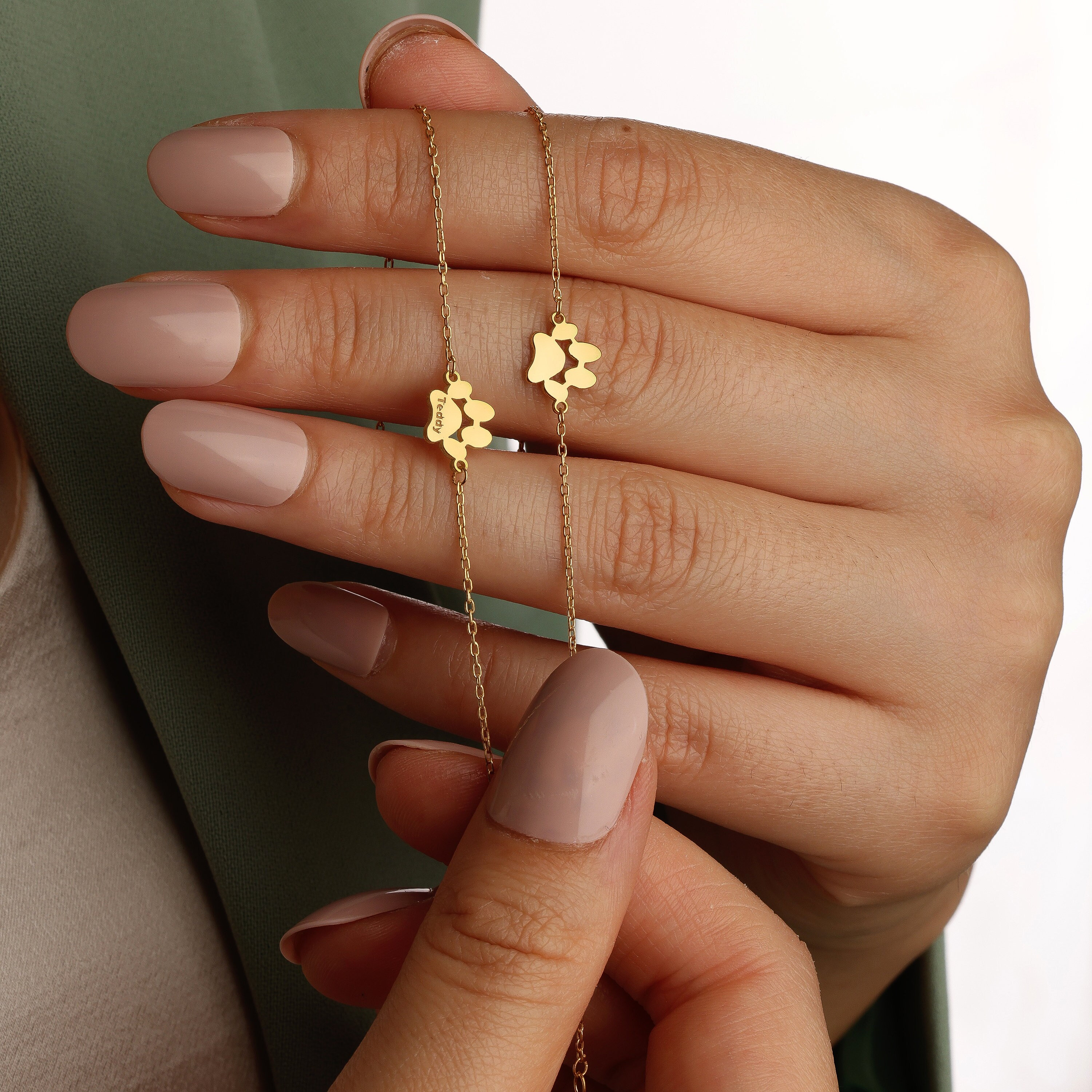 Personalized Paw Print Name Bracelet - Elegant, Minimalist