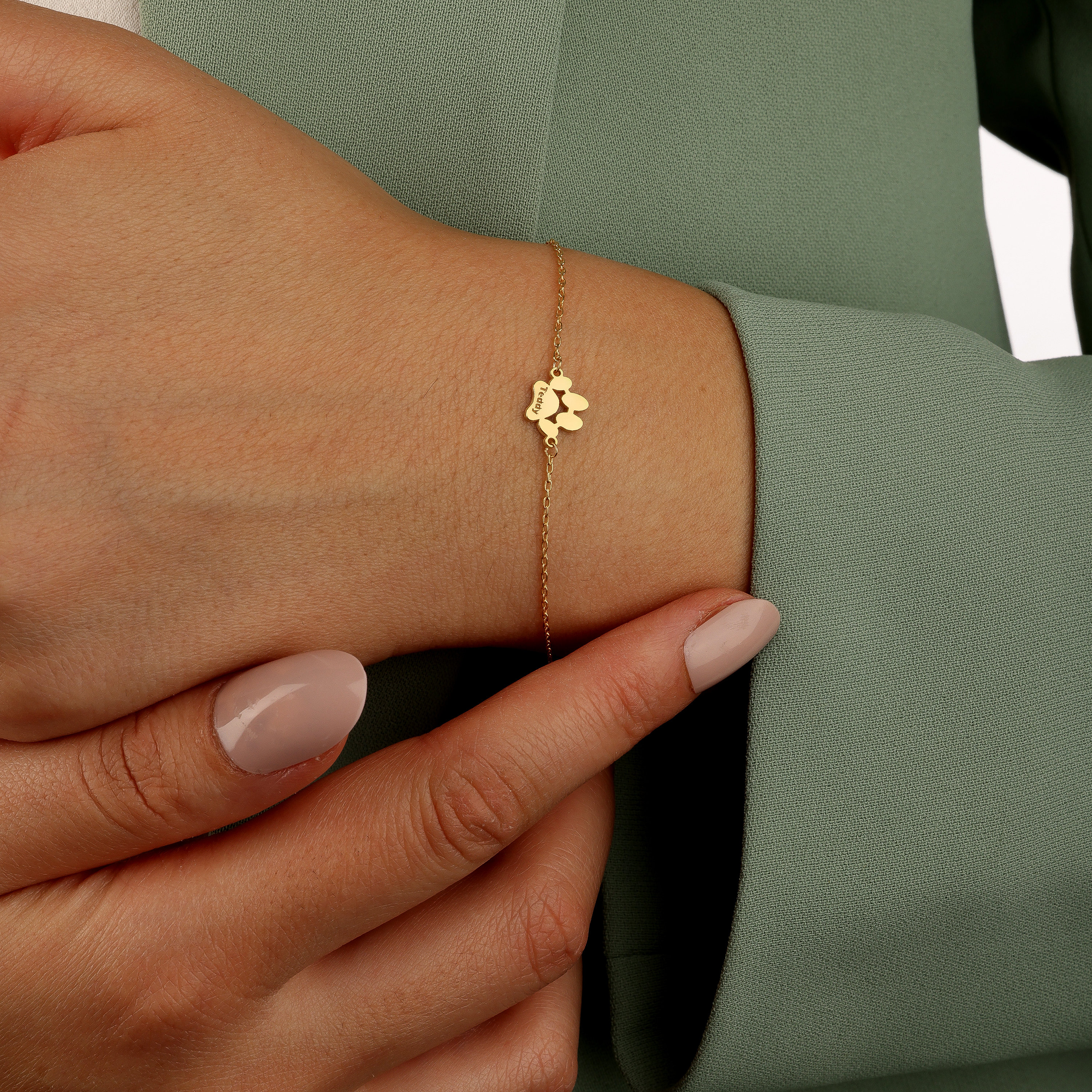 Personalized Paw Print Name Bracelet - Elegant, Minimalist