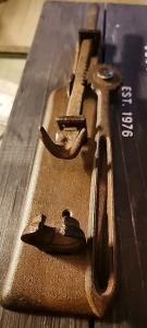 Vintage Wall-Mounted Wine Bottle Cork Puller