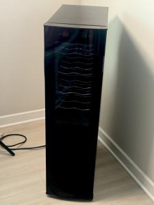 Frigidaire Black 18 Bottle Wine Cooler