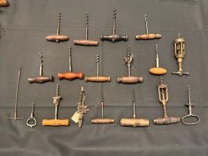Vintage Corkscrew Set with Wooden Handle – 14pcs