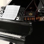 Piano-Shaped Decanter for Whisky and Wine Gift