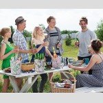 Versatile 6-Pack Clear Ice Buckets & Chillers