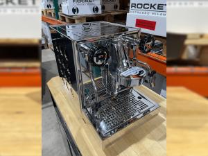 Appartamento Espresso Machine - Compact Brilliance