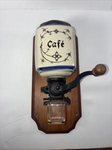 Vintage Zassenhaus Wall-Mounted Coffee Grinder – Onion Pattern