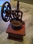 Wooden Hand Crank Vintage Coffee Bean Grinder