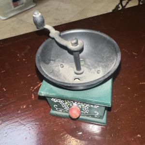 Retro Painted Coffee Grinder - Mid-Century Japan