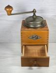 KYM Wooden Hand Crank Coffee Grinder – Vintage Dovetail Box