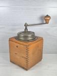KYM Wooden Hand Crank Coffee Grinder – Vintage Dovetail Box