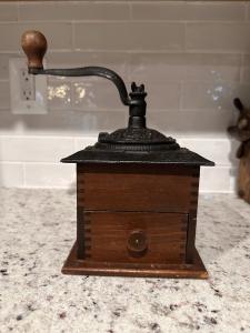 Rustic Hand-Crank Coffee Grinder - Vintage Style